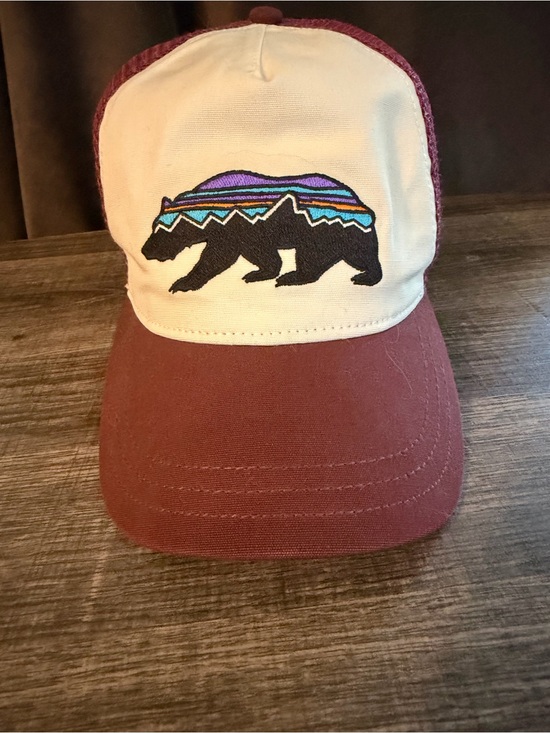 Patagonia Accessories - Patagonia Cap in Cream and Maroon